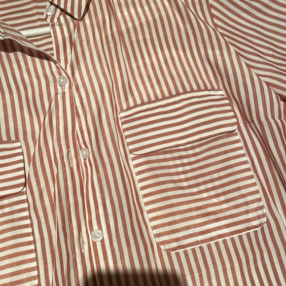 🌺Express Lg Classic Safari Style Pinstriped Blouse - Picture 13 of 17